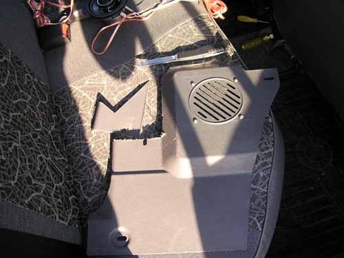 12_Kickpanel.jpg - 22428 Bytes